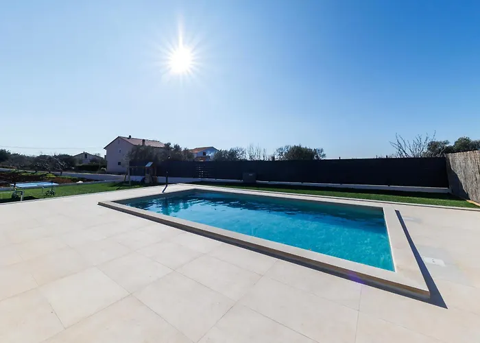 Podversie Вилла Debeljak