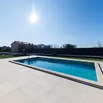 Podversie Villa Debeljak
