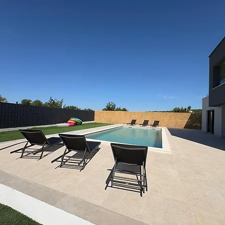 Vila Podversie Debeljak