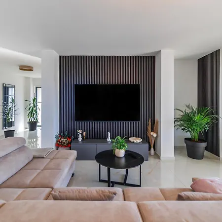 וילה Podversie Debeljak