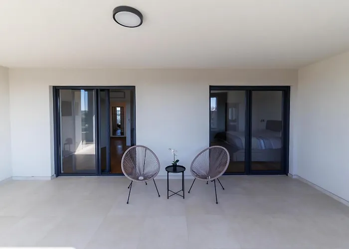 ヴィラ Podversie Debeljak